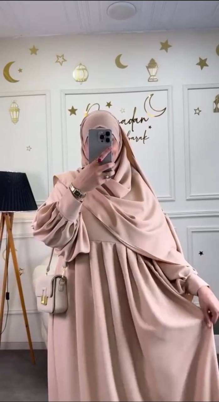 عباية فاخرة بالشال – أناقة واحتشام في إطلالة واحدة