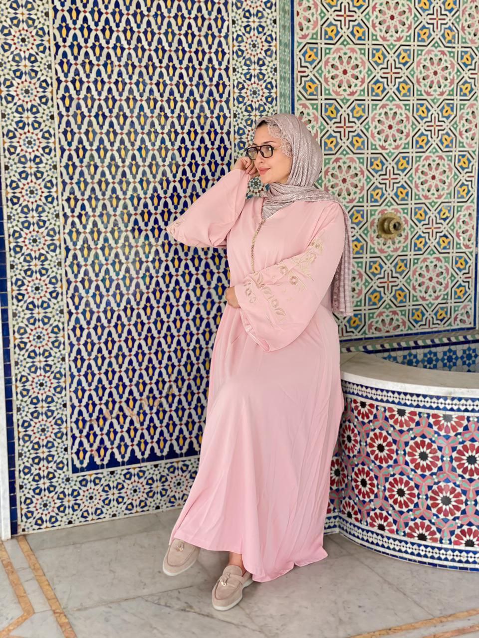قفطان رمضاني بطرزة عصرية – ثوب كريب روزا حرير