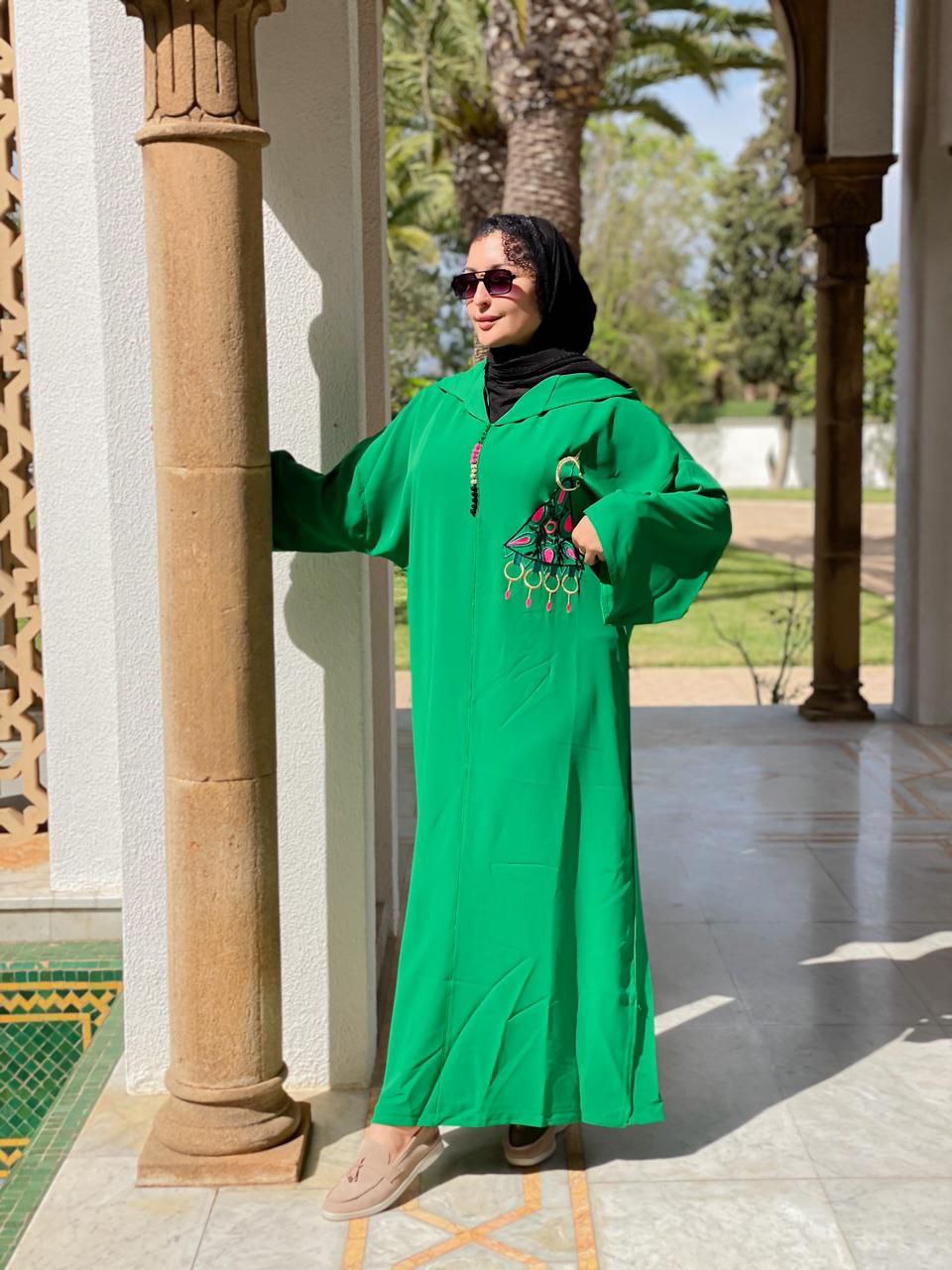 جلابة رمضانية بطرزة عصرية – ثوب كريب روزا حرير