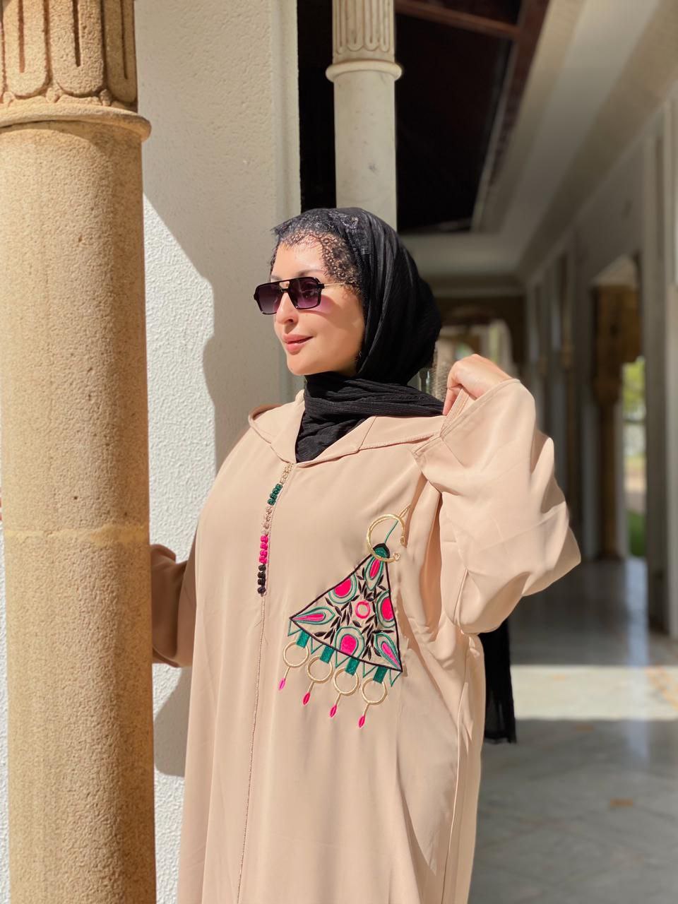 جلابة رمضانية بطرزة عصرية – ثوب كريب روزا حرير