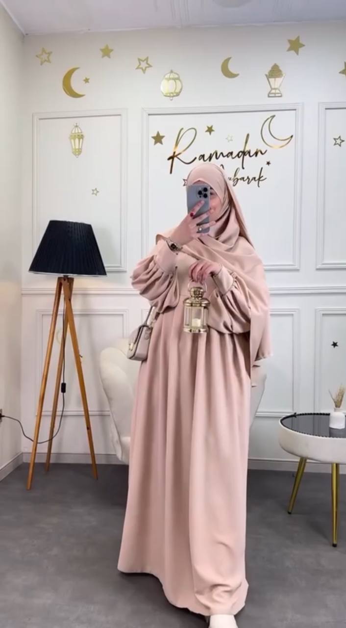 عباية فاخرة بالشال – أناقة واحتشام في إطلالة واحدة