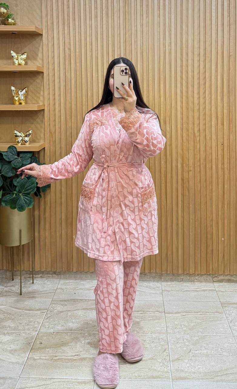 طقم بيجامة نسائي 3 قطع – جديد