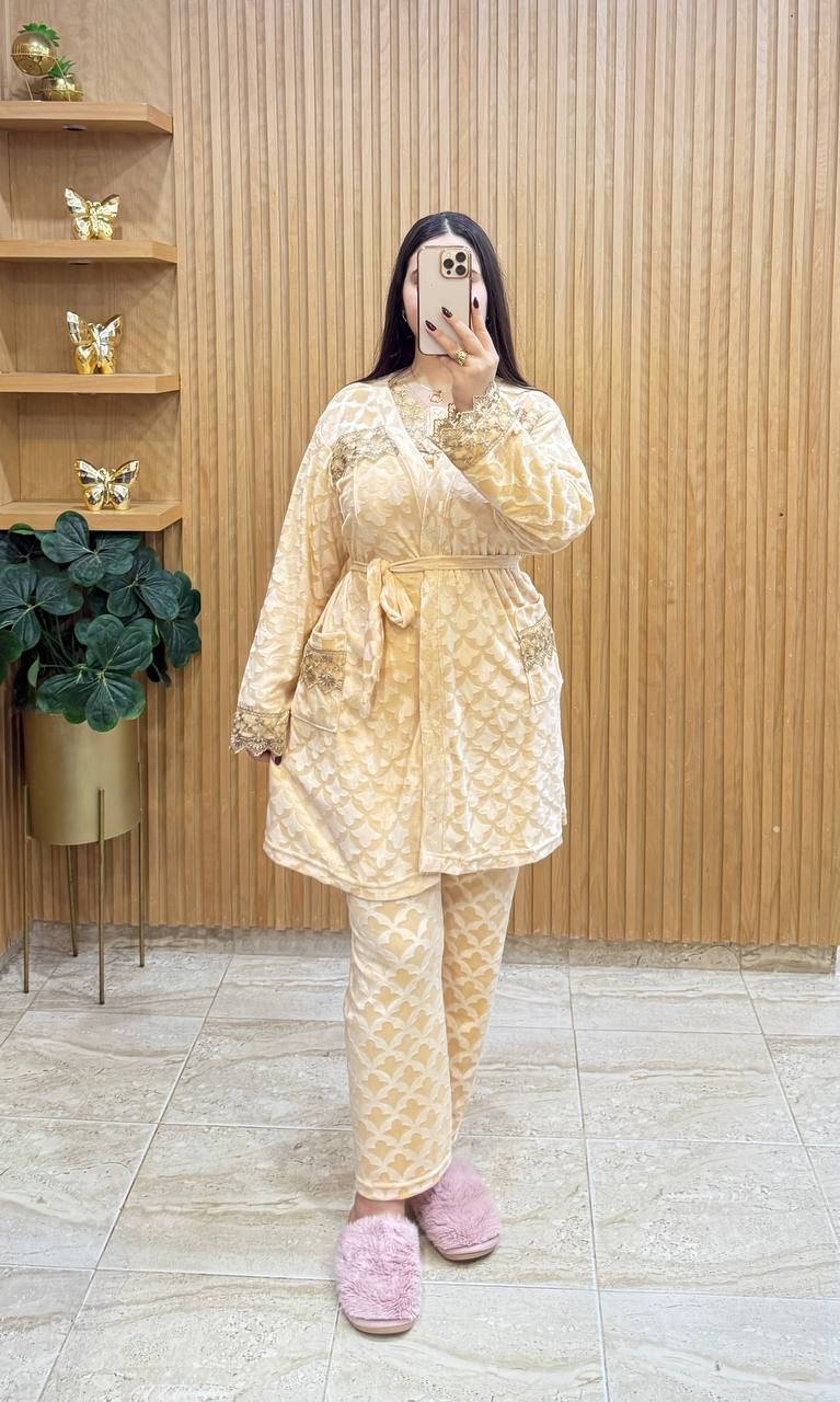 طقم بيجامة نسائي 3 قطع – جديد