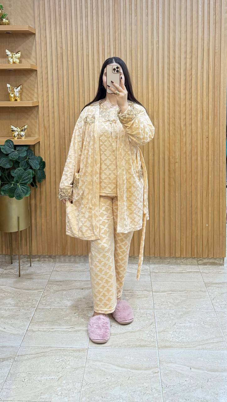 طقم بيجامة نسائي 3 قطع – جديد