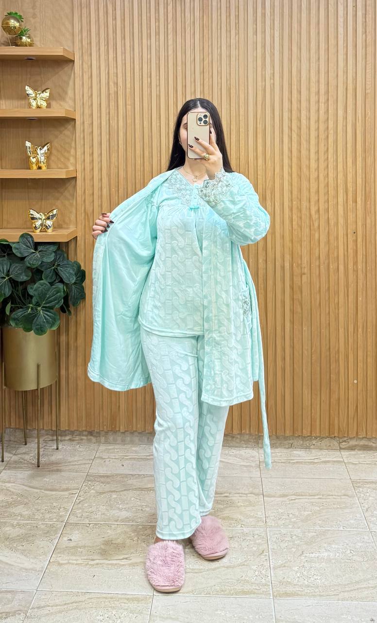 طقم بيجامة نسائي 3 قطع – جديد