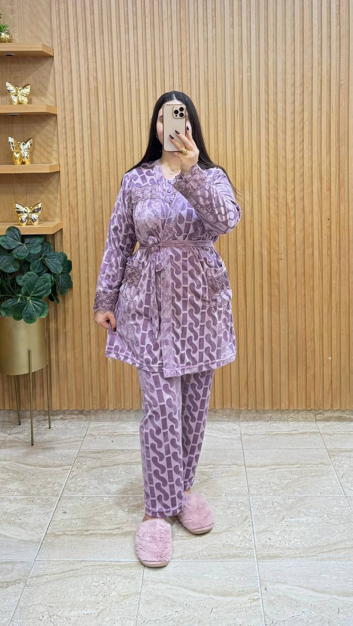 طقم بيجامة نسائي 3 قطع – جديد