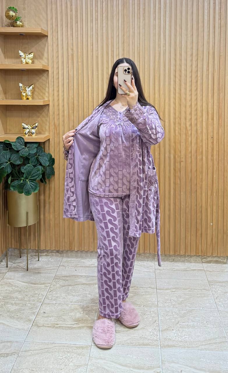 طقم بيجامة نسائي 3 قطع – جديد